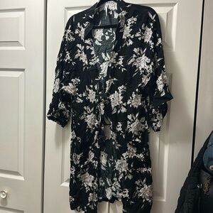 Spiritual Gangster Black & White/Gray Floral Kimono